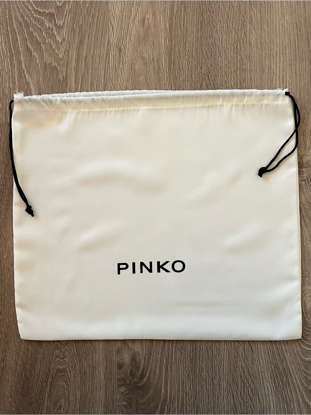 Pinko dust bag (CC476)